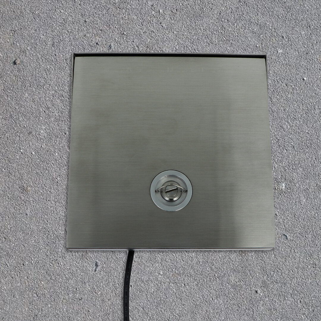 IP54 Bodentank mit Edelstahl-Deckel für bis zu 8 Steckdosen